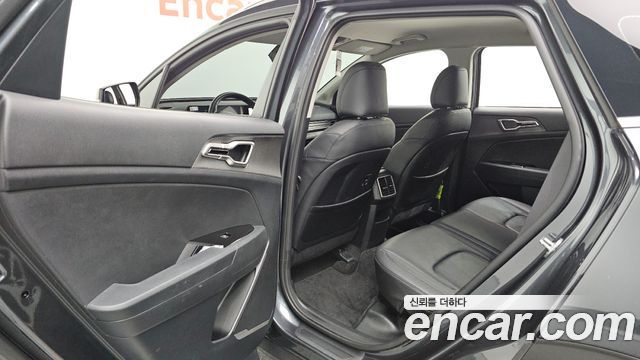 Kia Sportage 2022 — photo 16