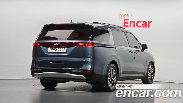 Kia Canival 2022 — photo 2
