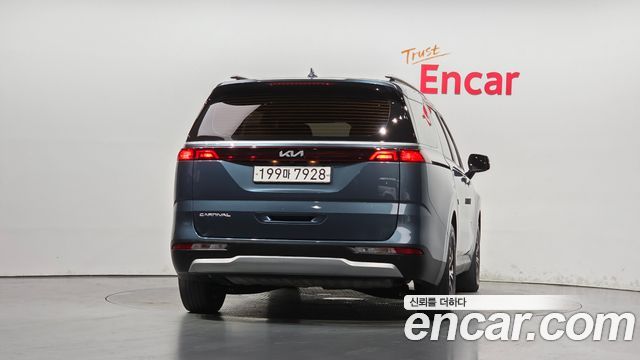 Kia Canival 2022 — photo 4