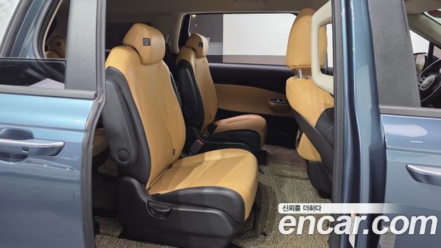 Kia Canival 2022 — photo 17
