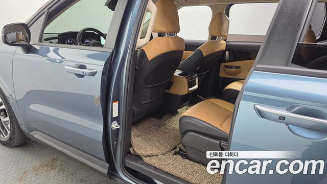 Kia Canival 2022 — photo 18