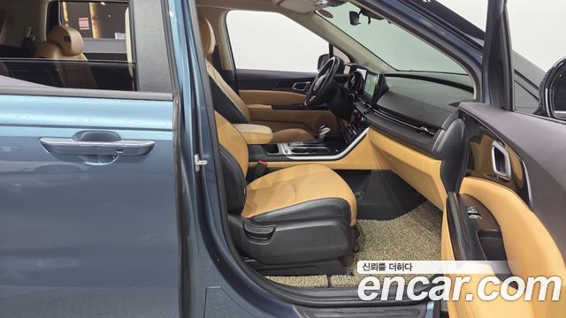 Kia Canival 2022 — photo 16