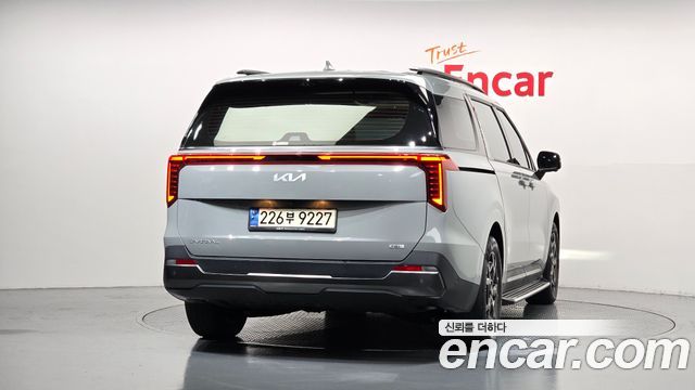 Kia Canival 2025 — photo 4