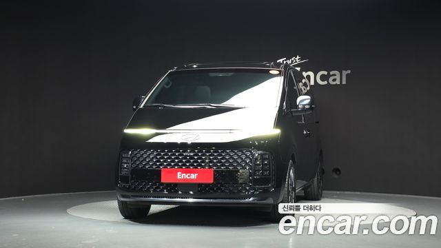 Hyundai Staria 2025 — photo 3