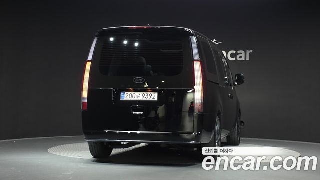 Hyundai Staria 2025 — photo 4