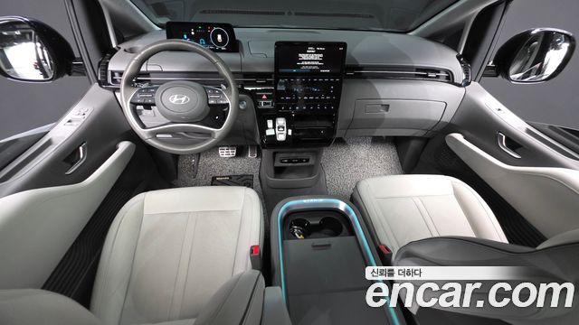 Hyundai Staria 2025 — photo 10
