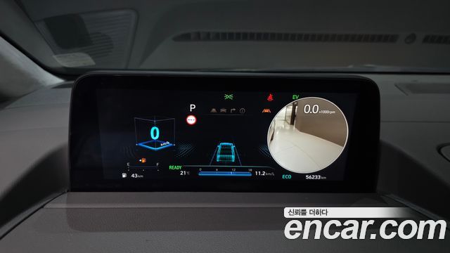 Hyundai Staria 2025 — photo 11