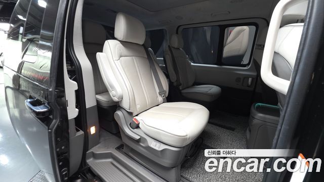 Hyundai Staria 2025 — photo 18