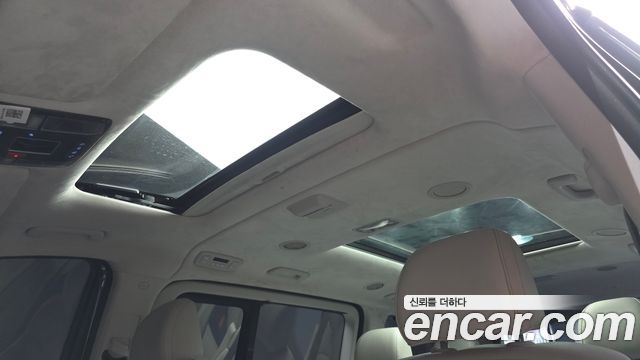 Hyundai Staria 2025 — photo 25