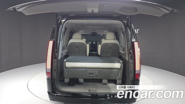 Hyundai Staria 2025 — photo 26
