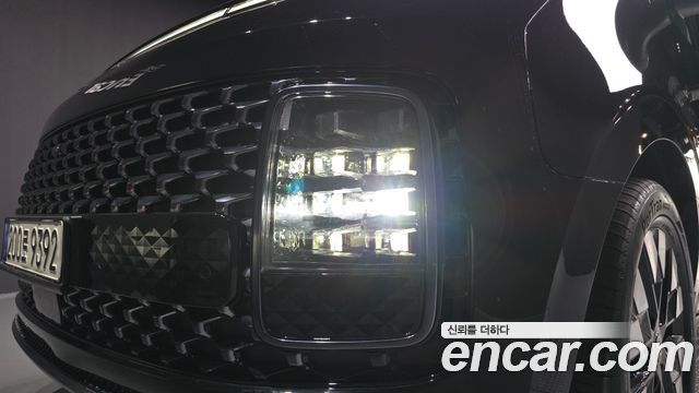 Hyundai Staria 2025 — photo 8