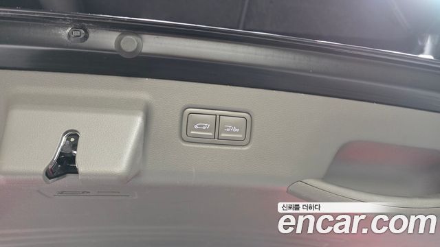 Hyundai Staria 2025 — photo 35