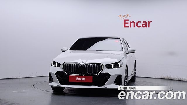 BMW 5-Series 2025 — photo 3