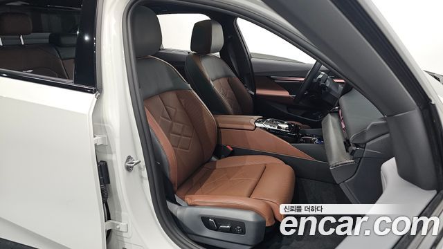BMW 5-Series 2025 — photo 16