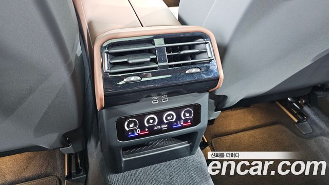 BMW 5-Series 2025 — photo 27