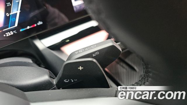 BMW 5-Series 2025 — photo 28