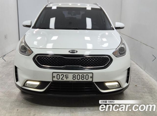 Kia Niro 2018 — photo 1