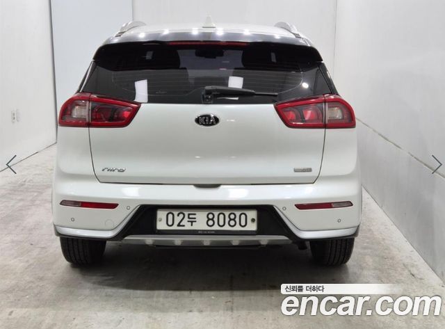 Kia Niro 2018 — photo 3
