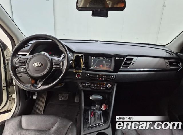 Kia Niro 2018 — photo 8