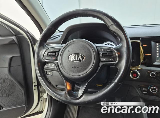 Kia Niro 2018 — photo 9