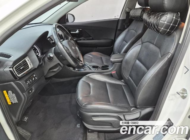 Kia Niro 2018 — photo 10