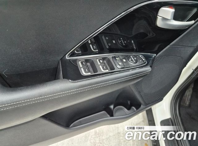 Kia Niro 2018 — photo 11