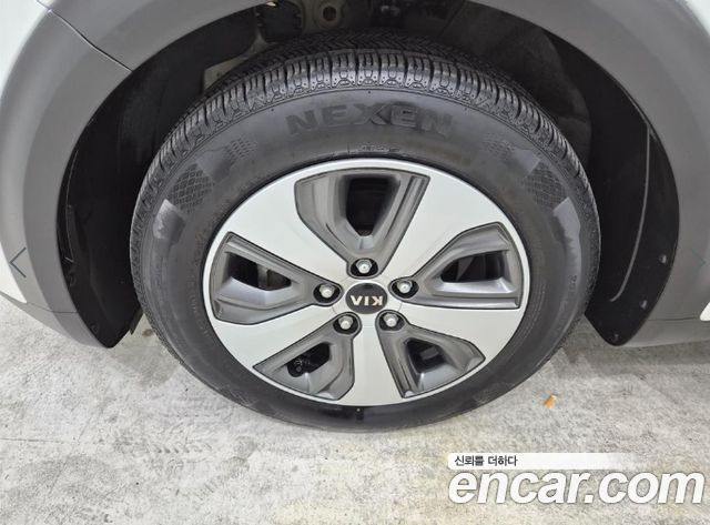 Kia Niro 2018 — photo 17