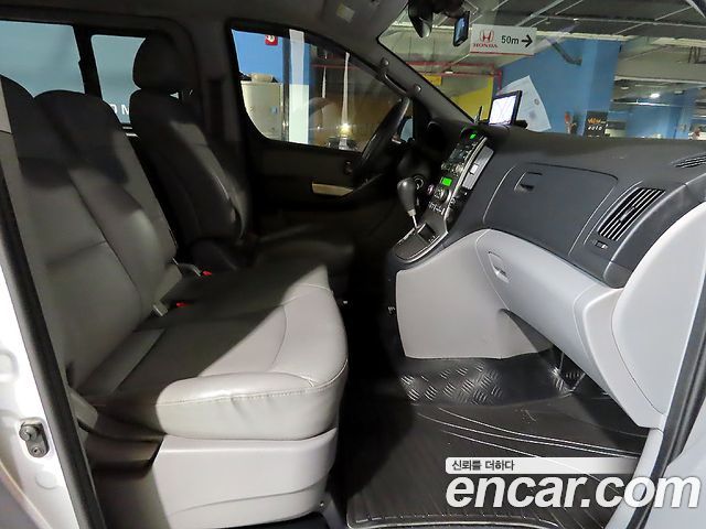 Hyundai Starex 2013 — photo 8
