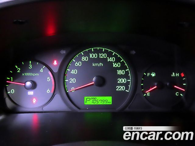 Hyundai Starex 2013 — photo 9