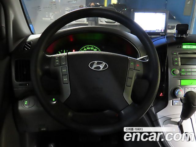 Hyundai Starex 2013 — photo 10