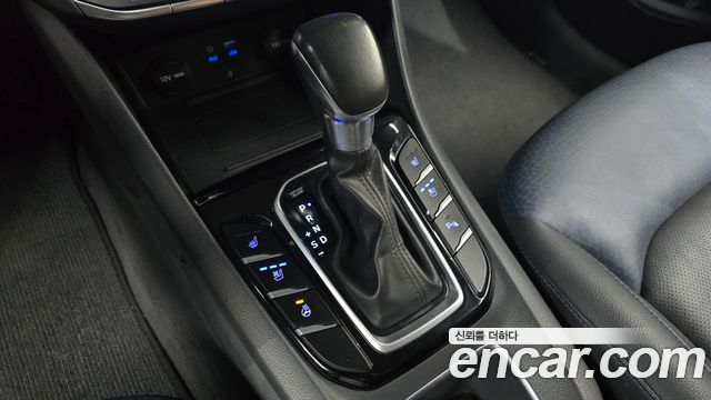 Hyundai Ioniq 2016 — photo 12