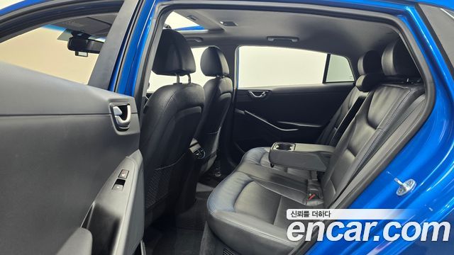 Hyundai Ioniq 2016 — photo 18
