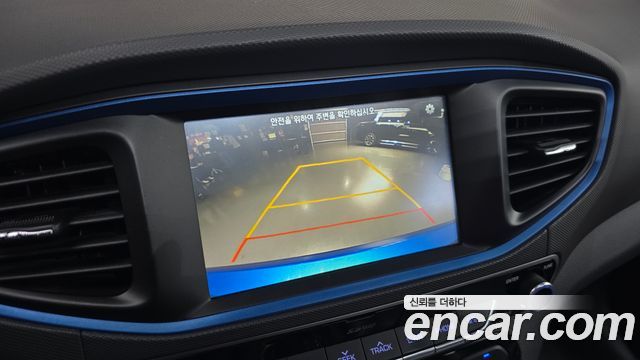 Hyundai Ioniq 2016 — photo 22