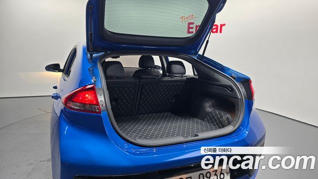 Hyundai Ioniq 2016 — photo 24