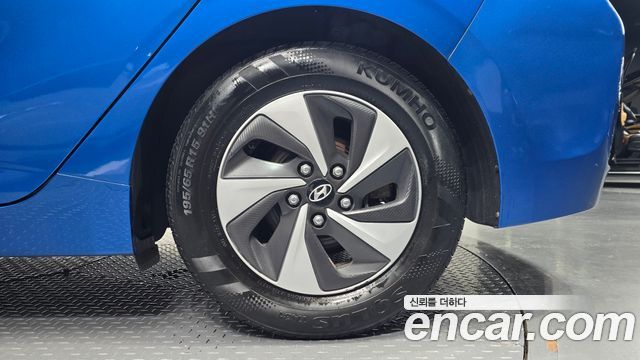 Hyundai Ioniq 2016 — photo 7