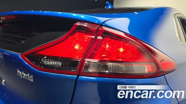 Hyundai Ioniq 2016 — photo 9