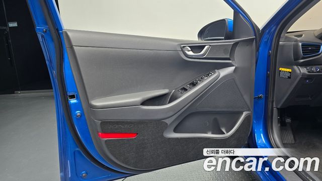 Hyundai Ioniq 2016 — photo 14