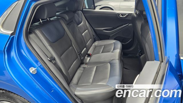 Hyundai Ioniq 2016 — photo 16