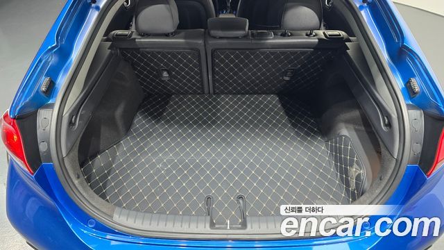 Hyundai Ioniq 2016 — photo 29