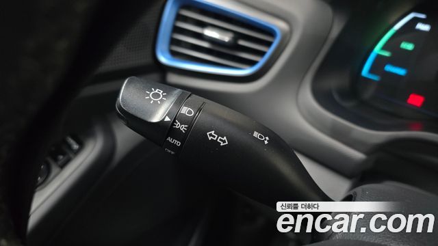 Hyundai Ioniq 2016 — photo 31
