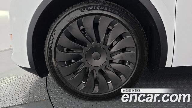 Tesla Model Y 2022 — photo 5