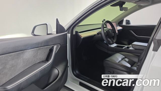 Tesla Model Y 2022 — photo 13