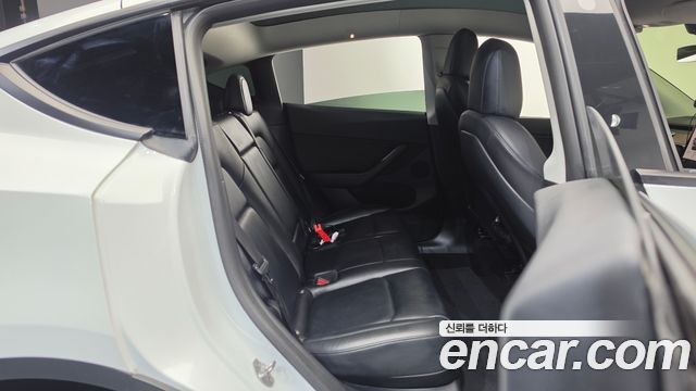 Tesla Model Y 2022 — photo 17