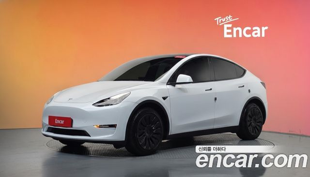 Tesla Model Y 2022 — photo 1