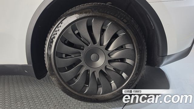 Tesla Model Y 2022 — photo 7