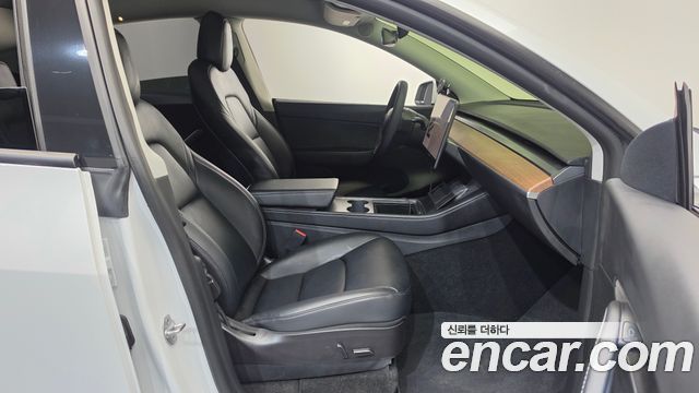 Tesla Model Y 2022 — photo 16