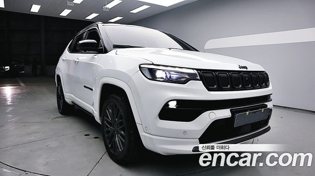 Jeep Compass 2022 — photo 11
