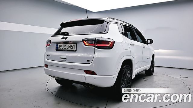 Jeep Compass 2022 — photo 12