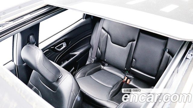 Jeep Compass 2022 — photo 13
