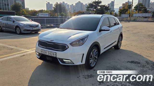 Kia Niro 2018 — photo 2